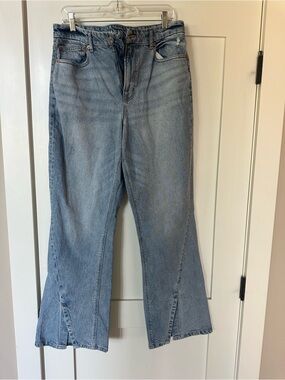 American Eagle Outfitters Light Wash Boot-Cut Jeans